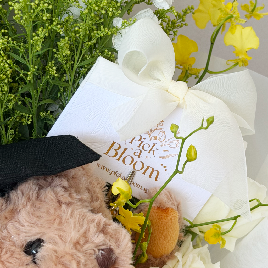 Graduation Bear Sunflower Bouquet (Fresh)